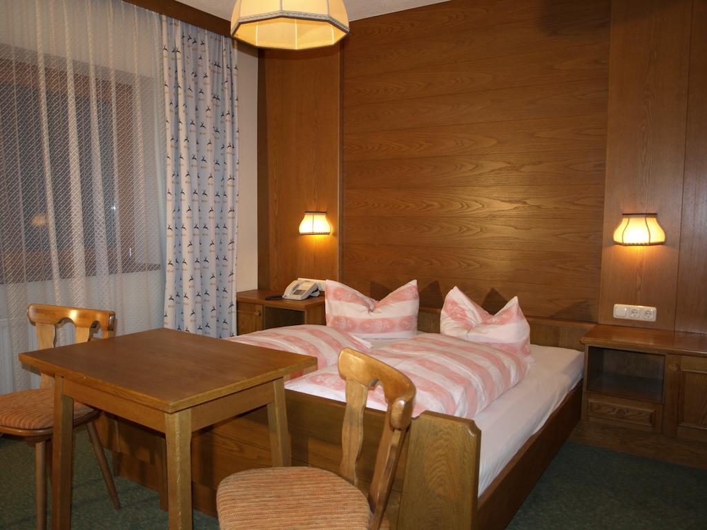 Haus Karin Hotel Сьолден Стая снимка